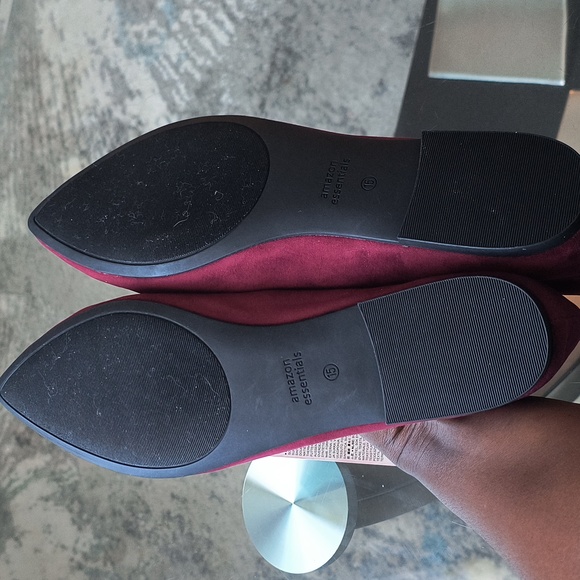 Amazon Essentials Women's Pointy Toe Flat - Picture 5 of 6